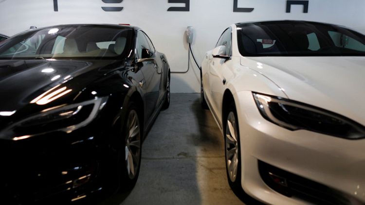 Tesla makes 7,400 Model 3s so far in Oct - Electrek