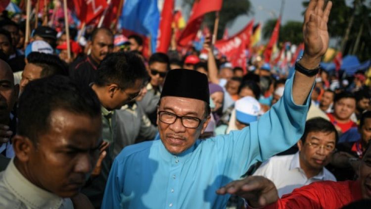 Malaisie: l'ancienne figure de l'opposition Anwar Ibrahim élu au Parlement