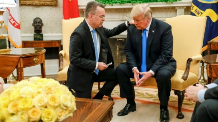 Trump reçoit le pasteur libéré et salue un "pas énorme" pour les relations avec Ankara