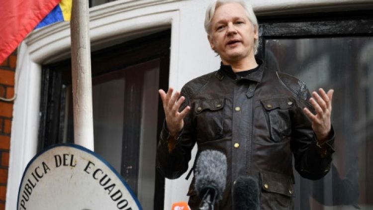 L'Equateur va rétablir partiellement les communications d'Assange dans son ambassade de Londres