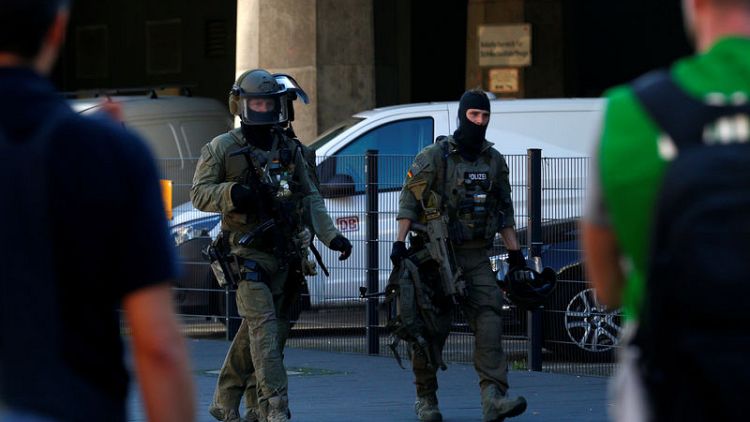 الشرطة الألمانية تحرر رهينة في محطة قطارات بكولونيا