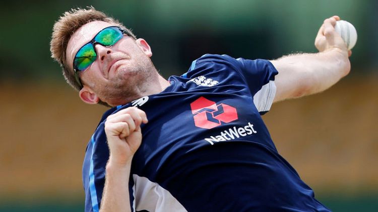 England's Dawson out of Sri Lanka tour with side strain