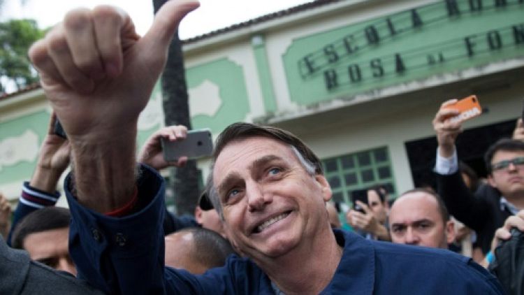Présidentielle au Brésil: Bolsonaro confirme sa nette avance 