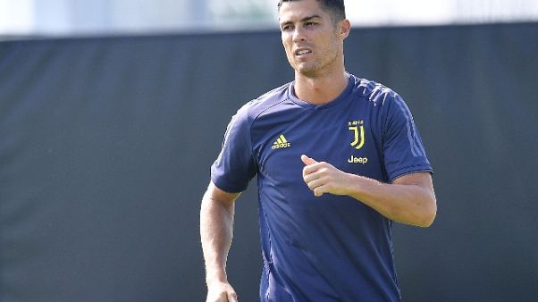 Ronaldo: sui social CR7 senza sorriso Ronaldo: sui social CR7 senza sorriso