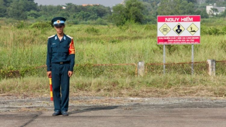 Au Vietnam, Jim Mattis sur un site de stockage de l'Agent Orange, héritage de la guerre