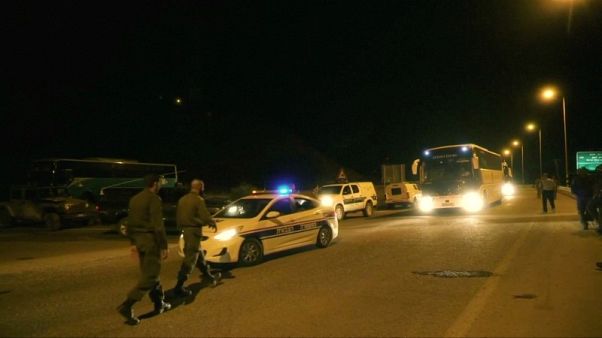 الأردن: نحو 300 من أفراد الخوذ البيضاء السوريين غادروا لدول غربية الأردن: نحو 300 من أفراد الخوذ البيضاء السوريين غادروا لدول غربية