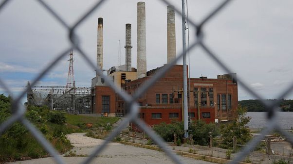 U.S. greenhouse emissions fell in 2017 as coal plants shut U.S. greenhouse emissions fell in 2017 as coal plants shut