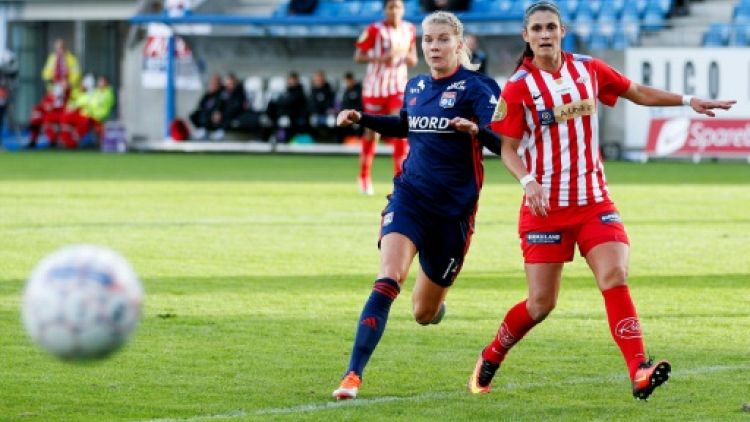 Ligue des champions dames: Lyon et le PSG assurent à l'extérieur