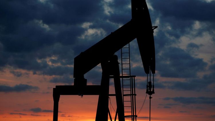 U.S. crude slumps below $70/bbl after large stock build