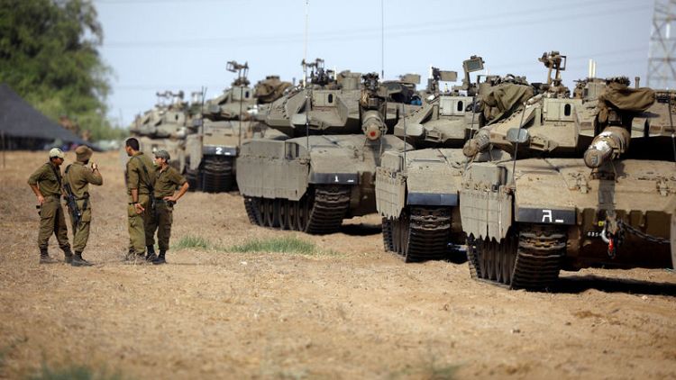 إسرائيل تعزز نشر قواتها المدرعة على حدود غزة