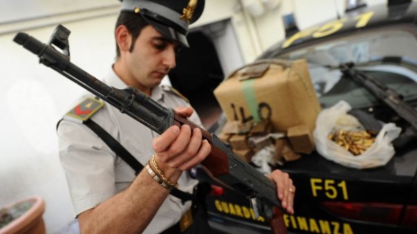 Droga e armi a Milano, 19 condanne Droga e armi a Milano, 19 condanne