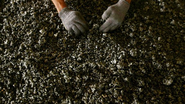 Flow of LME nickel to hidden storage dents bull story Flow of LME nickel to hidden storage dents bull story
