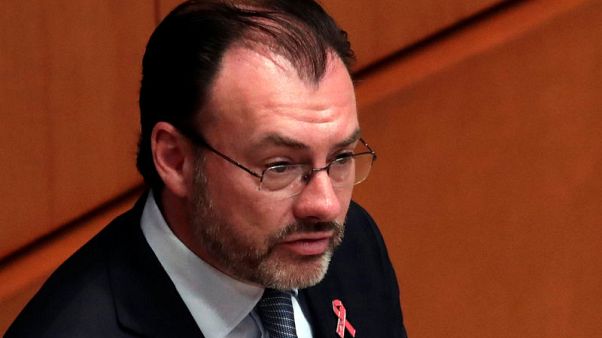 Mexico says migrants in caravan should proceed individually as they enter country Mexico says migrants in caravan should proceed individually as they enter country