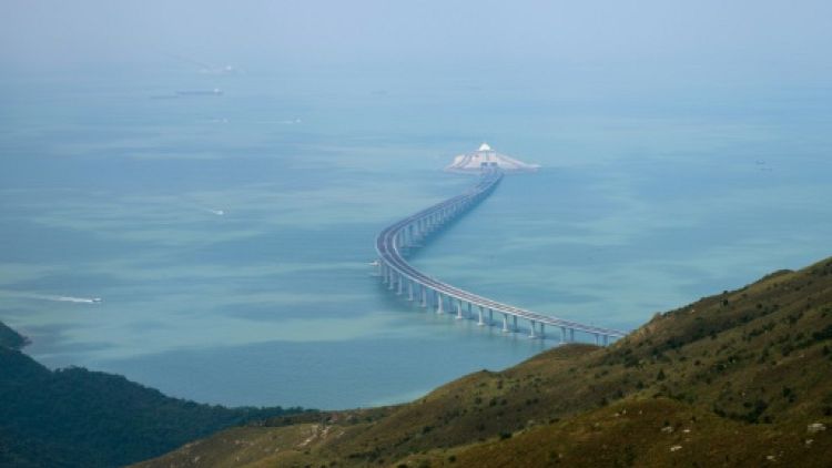Ouverture mercredi du pont géant reliant Hong Kong à la Chine continentale