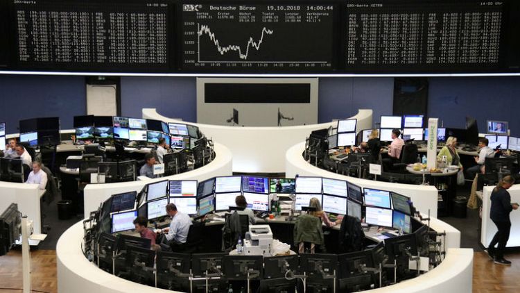 الأسهم الأوروبية تنهي الأسبوع على مكاسب بعد جلسة متقلبة