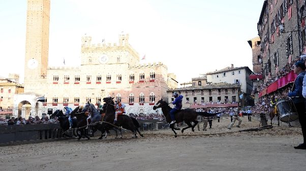 Palio Siena: Chiocciola vince provaccia Palio Siena: Chiocciola vince provaccia