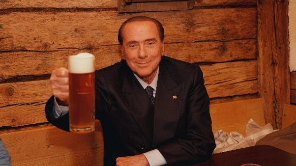 Berlusconi, auspico presto fine governo Berlusconi, auspico presto fine governo