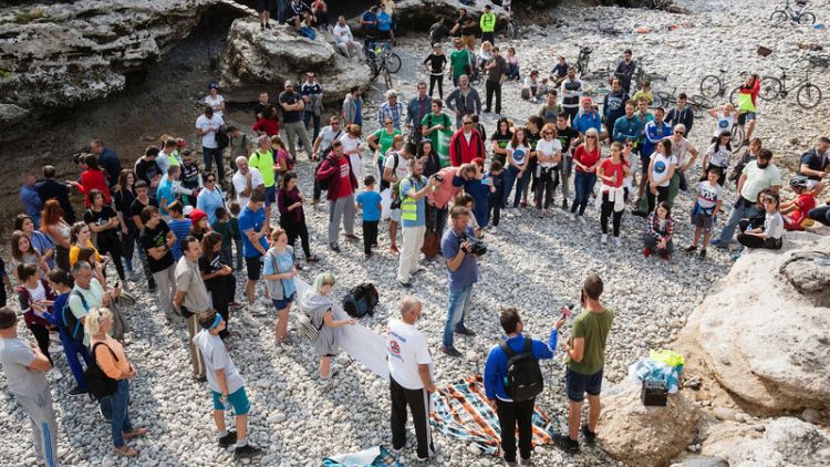 Montenegrins protest against Albanian dam on shared river