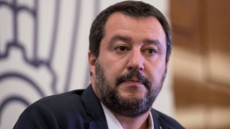 Migrants refoulés par la France: Salvini dénonce un "acte hostile"
