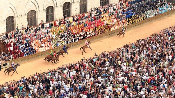 Palio alla Tartuca con cavallo scosso Palio alla Tartuca con cavallo scosso