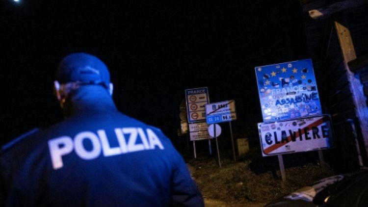 Migrants refoulés par la France: Salvini invite Castaner à Rome