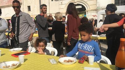 Lodi: in Puglia 'pranzo a colori'