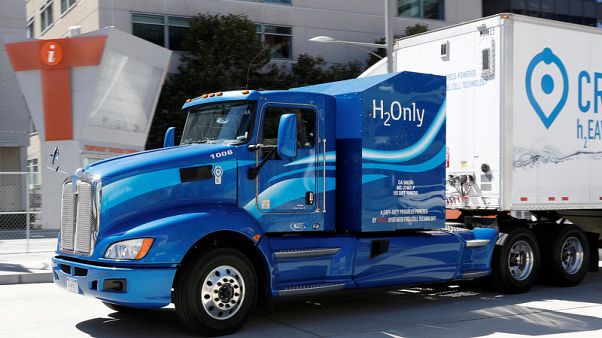 Truck makers rev up for rollout of electric big rigs Truck makers rev up for rollout of electric big rigs