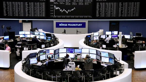 أسهم أوروبا تهبط لأدنى مستوياتها في نحو عامين أسهم أوروبا تهبط لأدنى مستوياتها في نحو عامين