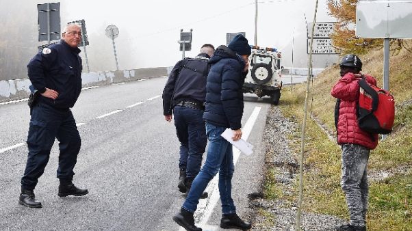Fonti Viminale,anche minori tra respinti Fonti Viminale,anche minori tra respinti