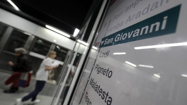 Guasto su metro, panico ed evacuazione Guasto su metro, panico ed evacuazione