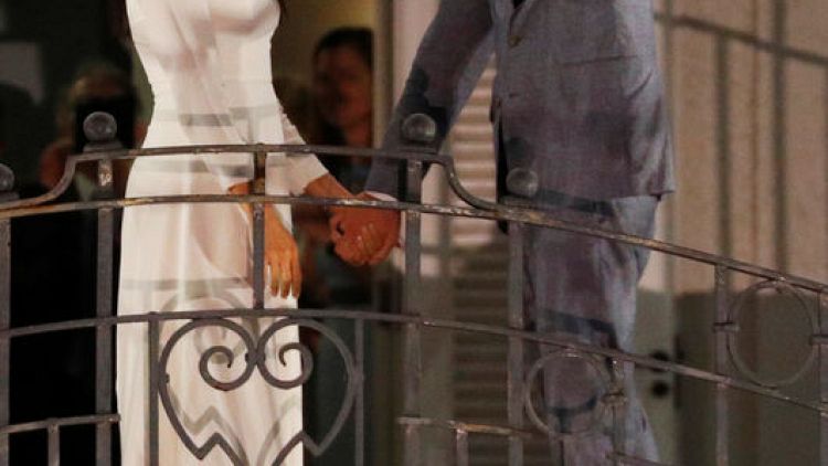 الأمير هاري وزوجته يصلان إلى فيجي في أول زيارة ملكية منذ انقلاب 2006