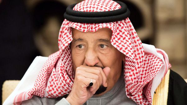 وكالة: العاهل السعودي وولي عهده يلتقيان باثنين من أفراد عائلة خاشقجي وكالة: العاهل السعودي وولي عهده يلتقيان باثنين من أفراد عائلة خاشقجي