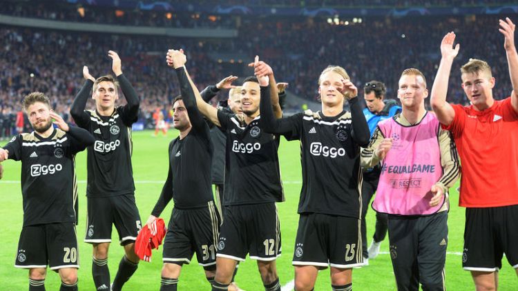 Late Mazraoui strike seals win for Ajax over Benfica