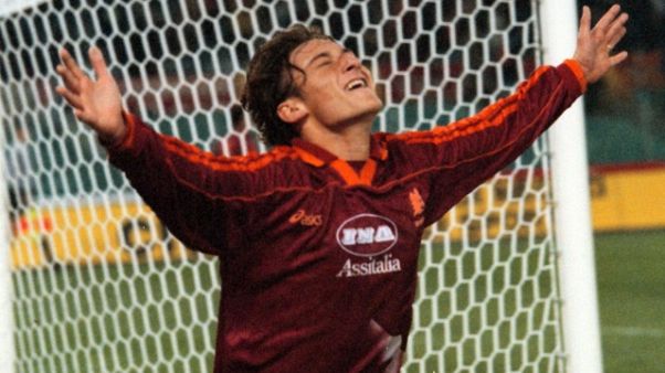 Foto prodezze Totti in mostra Dolce Vita Foto prodezze Totti in mostra Dolce Vita