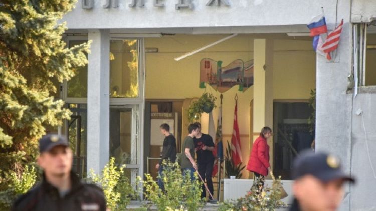 Crimée: réouverture du lycée de Kertch une semaine après la tuerie