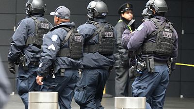 الشرطة: إخلاء مبنى تايم وارنر في نيويورك بسبب طرد مثير للريبة