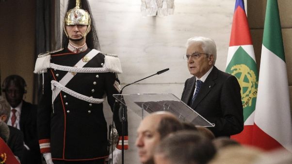 Migranti: Mattarella, superare emergenze Migranti: Mattarella, superare emergenze