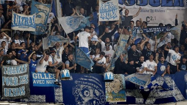 E. League, pietre contro bus Lazio E. League, pietre contro bus Lazio