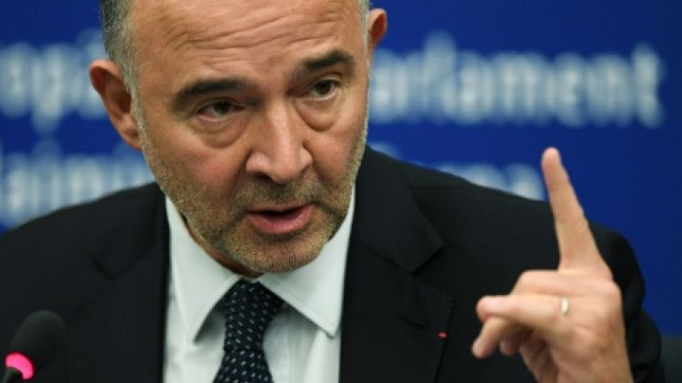 UE: Moscovici traite de "fasciste" l'eurodéputé italien qui a piétiné ses notes
