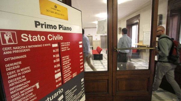 Bimba con 2 padri, tribunale impone atti Bimba con 2 padri, tribunale impone atti