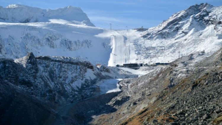 Le glacier Rettenbach, au-dessus de Sölden en Autriche , le 25 octobre 2018