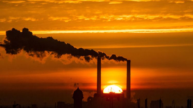 المفوضية الأوروبية: الاتحاد في طريقه لتحقيق هدف خفض انبعاثات الاحتباس الحراري