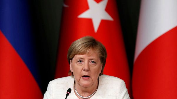 ميركل تقول يجب السعي لإجراء انتخابات في سوريا في نهاية المطاف ميركل تقول يجب السعي لإجراء انتخابات في سوريا في نهاية المطاف