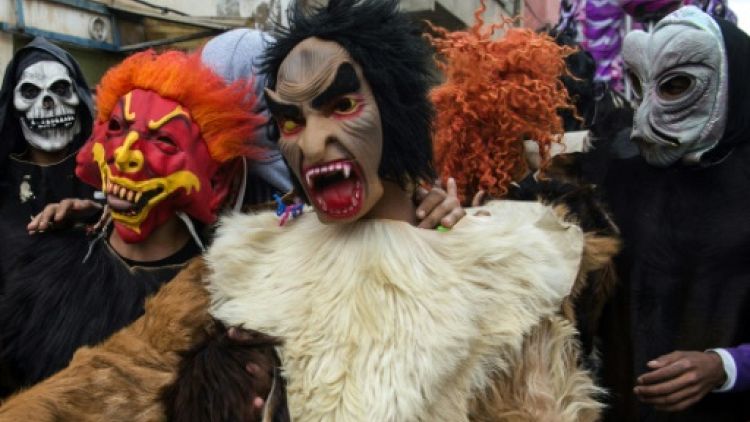Maroc: au festival de Boujloud, peaux de moutons et masques pour se faire entendre