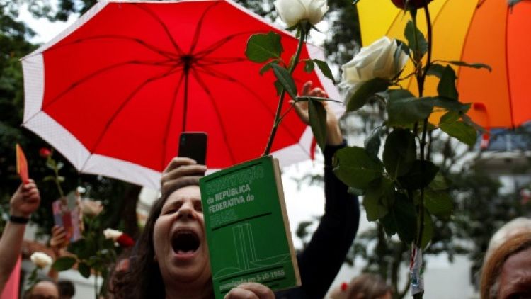 À Sao Paulo, un vote "contre la corruption" ou "contre la haine" 