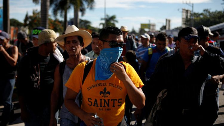 مجموعة جديدة من المهاجرين تغادر سان سلفادور متجهة إلى أمريكا