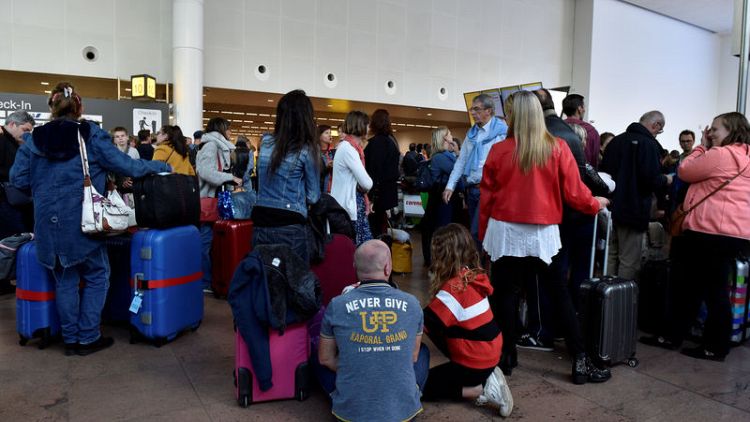 Brussels airport baggage handlers' strike to continue until Tuesday