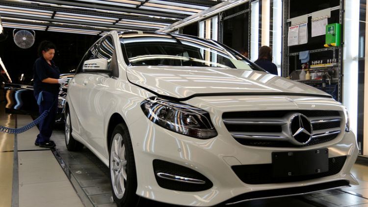 U.S. regulator probes Mercedes-Benz USA's recent safety recalls