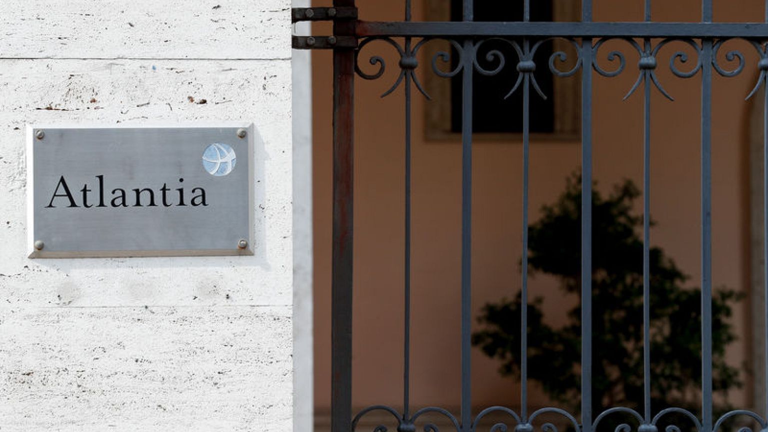 Atlantia, ACS complete 16.5 billion euro acquisition of Abertis