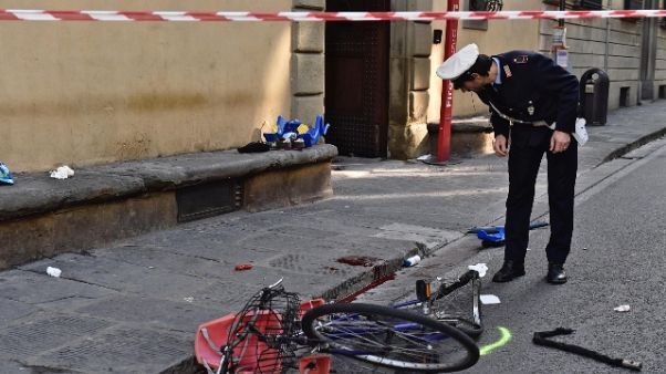 Tre ciclisti investiti, uno è grave Tre ciclisti investiti, uno è grave